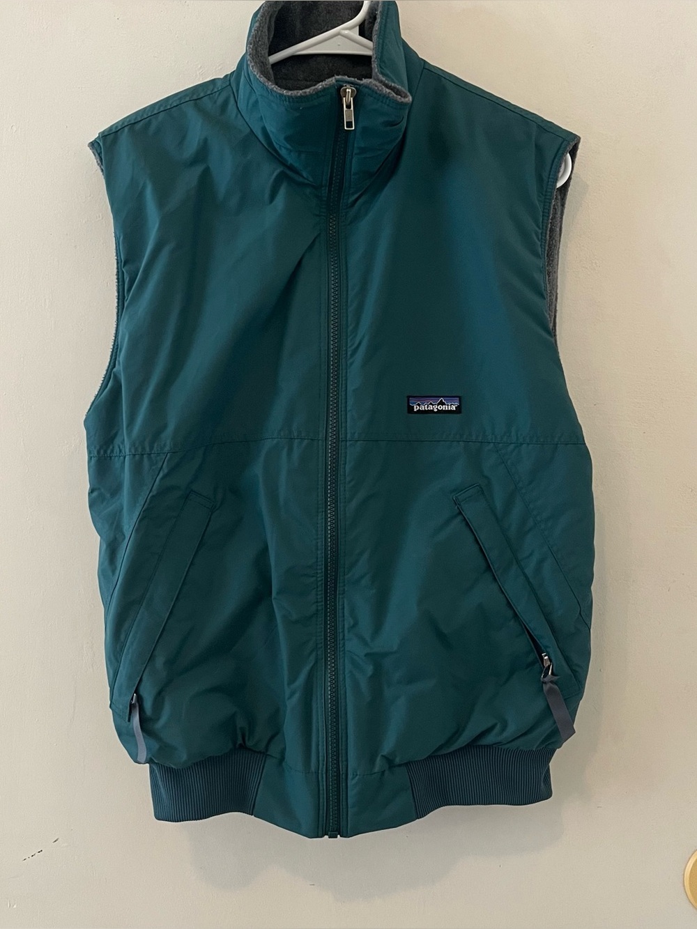 Patagonia green sleeveless vest